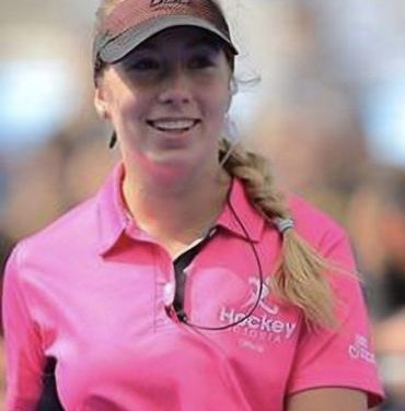 STEPH THOMPSON UMPIRES WOMEN’S PREMIER LEAGUE FINAL